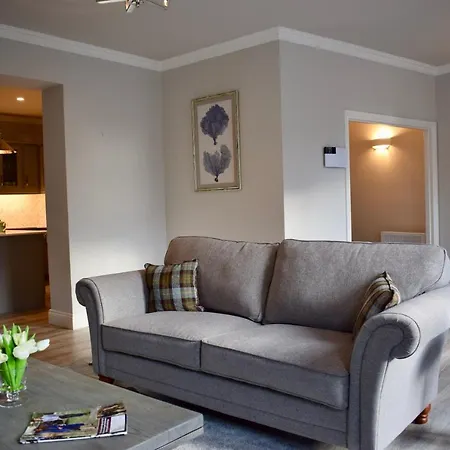 Modern 3 Bedroom Penthouse In Templebar