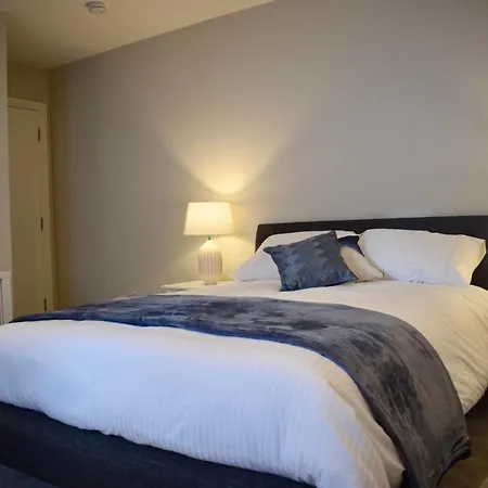 Modern 3 Bedroom Penthouse In Templebar 아파트 *