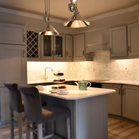 Modern 3 Bedroom Penthouse In Templebar