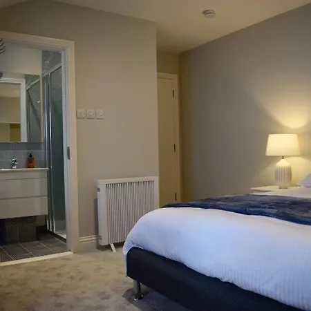 Modern 3 Bedroom Penthouse In Templebar