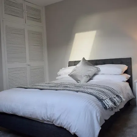 Modern 3 Bedroom Penthouse In Templebar Apartament