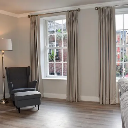 Modern 3 Bedroom Penthouse In Templebar